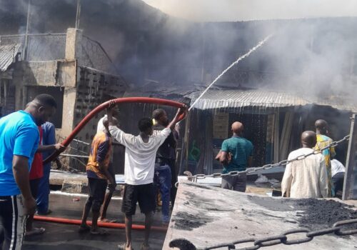 Kwara: 'Overloaded' Lorry collids with high tension wire, raze 7 shops, 16 rooms 2 IMG 20241203 WA0033