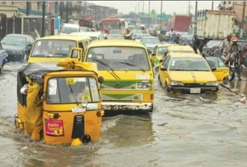 Panic in Lagos over persistent rainfall, NiMET predicts thunderstorms in 10 states 2 FB IMG 1754368154291